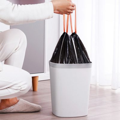 Túi đựng rác có quai tự phân hủy là gì?